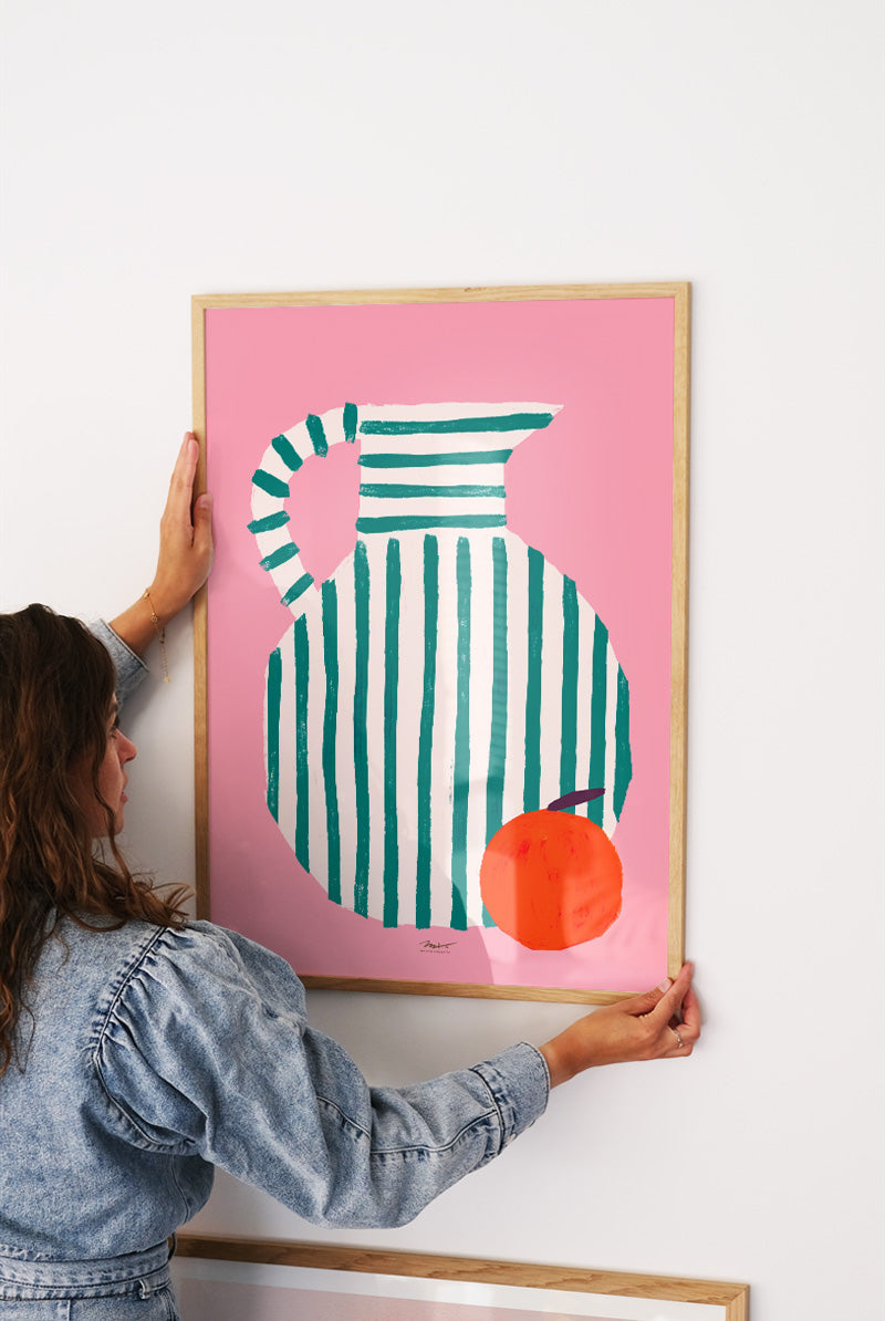 【新品A4】PASTELRIB アートポスター（約30cm）#4692 Matías Larraín - Striped Vase | PSTR studio