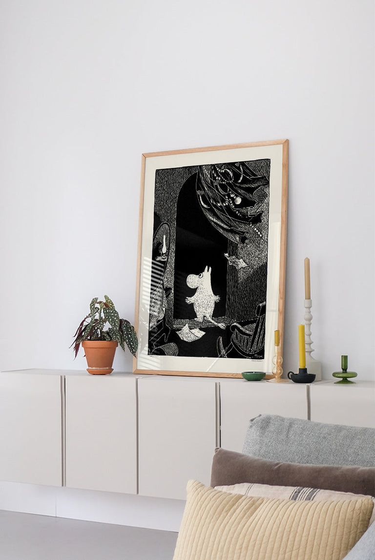 Moomin Poster Light in the Forest Cottage 24 x 30 cm Moomin Poster Light in the Forest Cottage 24 x 30 cm