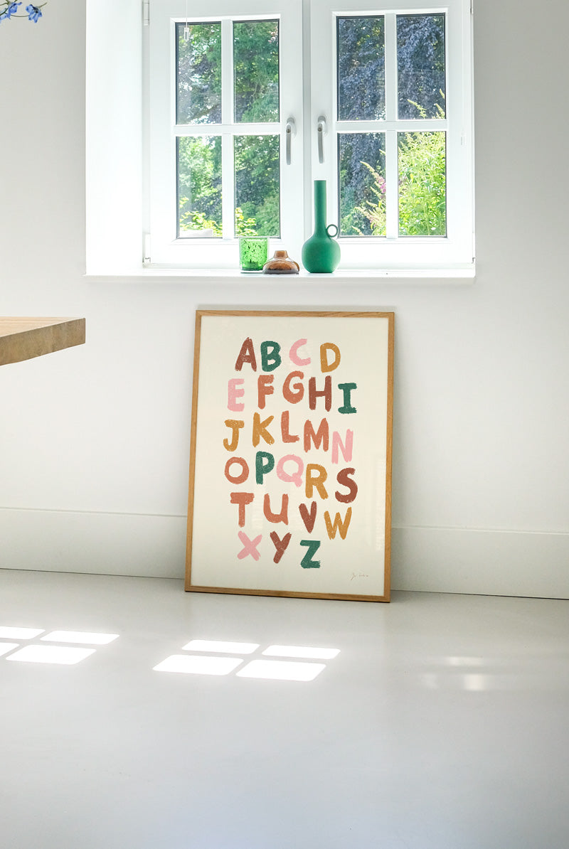 Zoe - Jolly Alphabet - Warm | PSTR studio