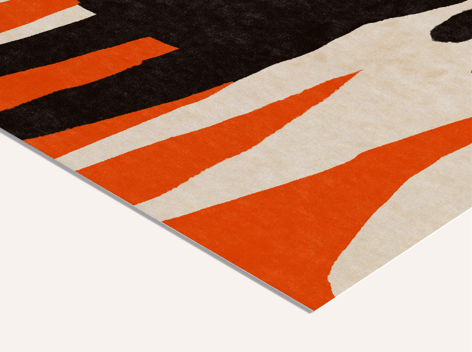 Enikő Eged - Black and White | PSTR studio